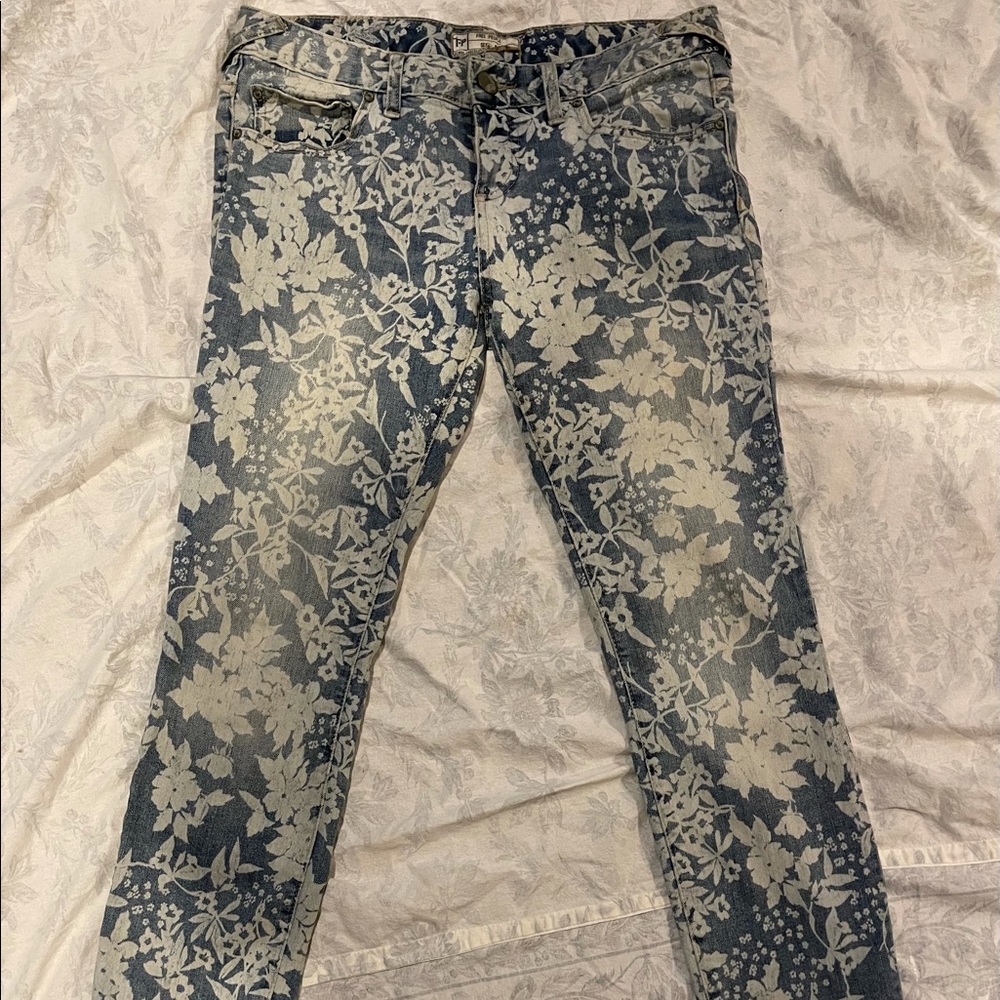 Light denim jeans